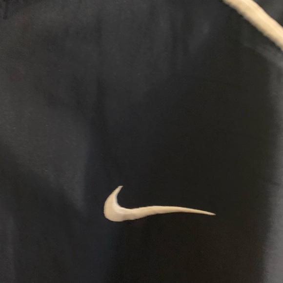 Nike Windbreaker - Picture 2 of 4